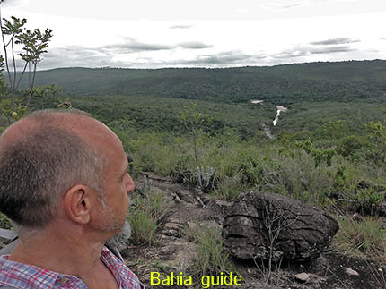 Bovenzicht op de Ribeirão Meio watervallen, fotos Chapada Diamantina nationaal park, wandelingen & trekking met vlaamse reis-gids Ivan (die al 10 jaar in Bahia woont) voor uw rond-reis met begeleiding in het Nederlands in Brazilië